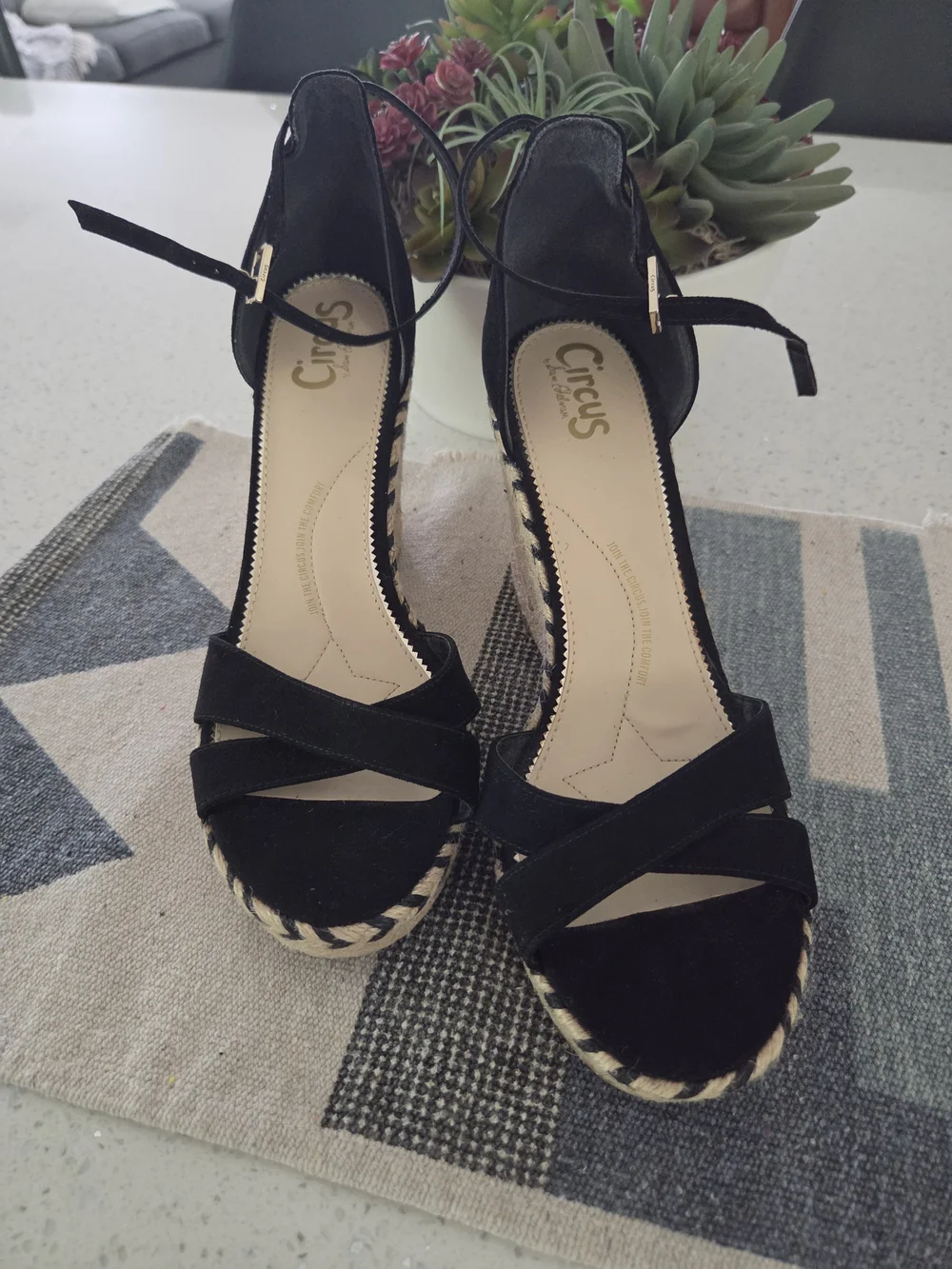 Circus by Sam Edelman suede crossover